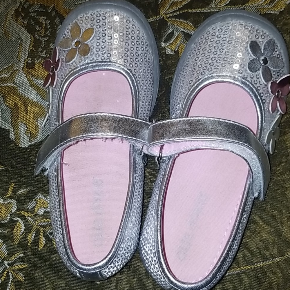 Toddler shoes size 9
